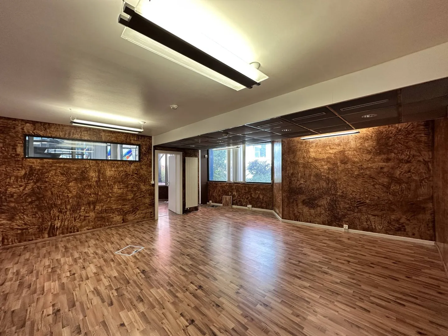 Showroom, offices, premises of 180 m2 for rent in La Chaux-de-Fonds - Photo 5 of 7