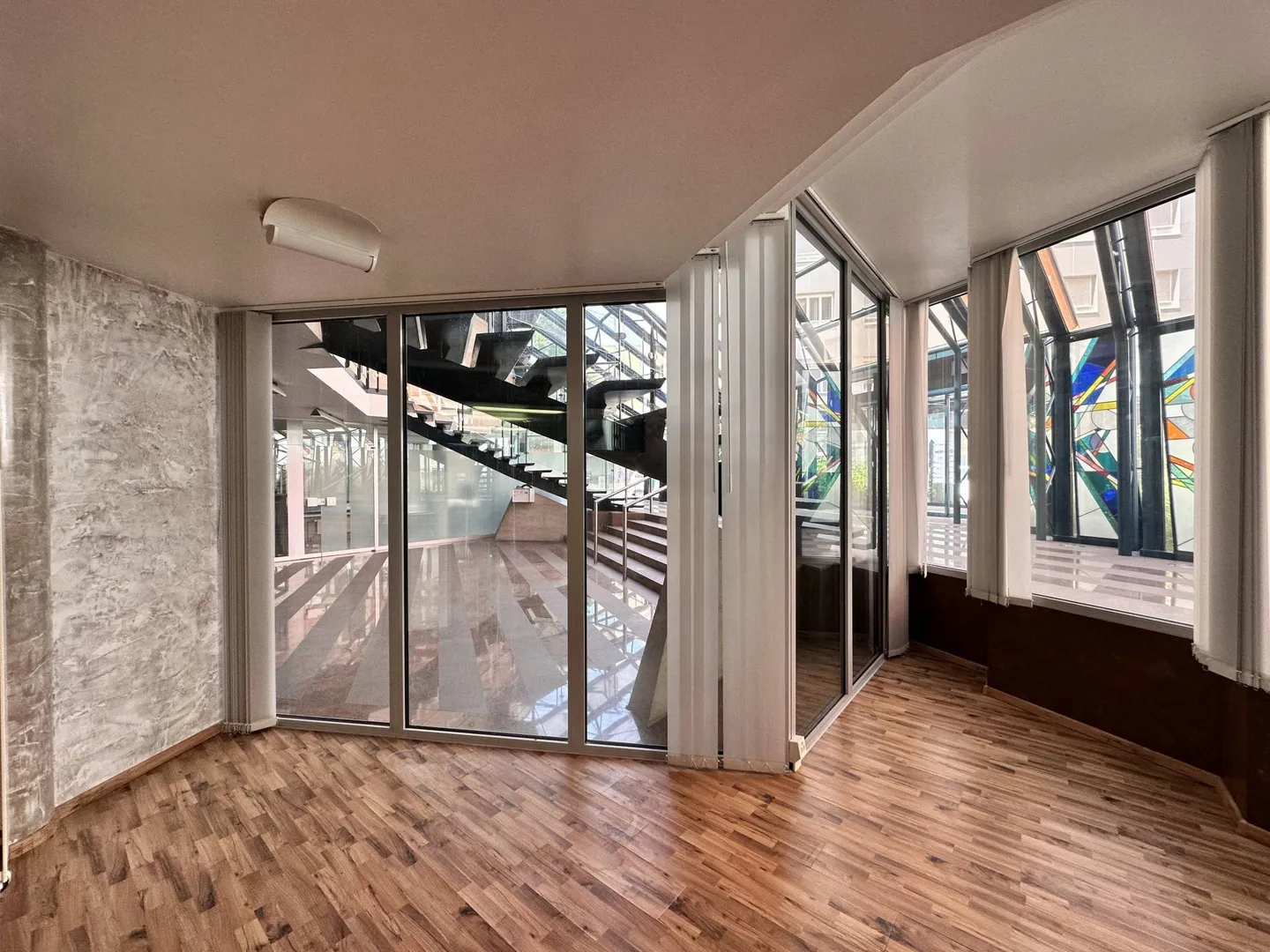 Showroom, offices, premises of 180 m2 for rent in La Chaux-de-Fonds - Photo 6 of 7