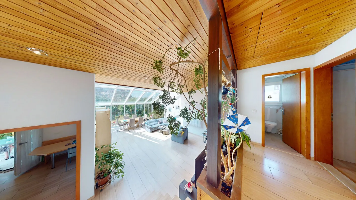 Charming 4.5 Room Single-Family House with Lovingly Designed Garden - Photo 8 of 19