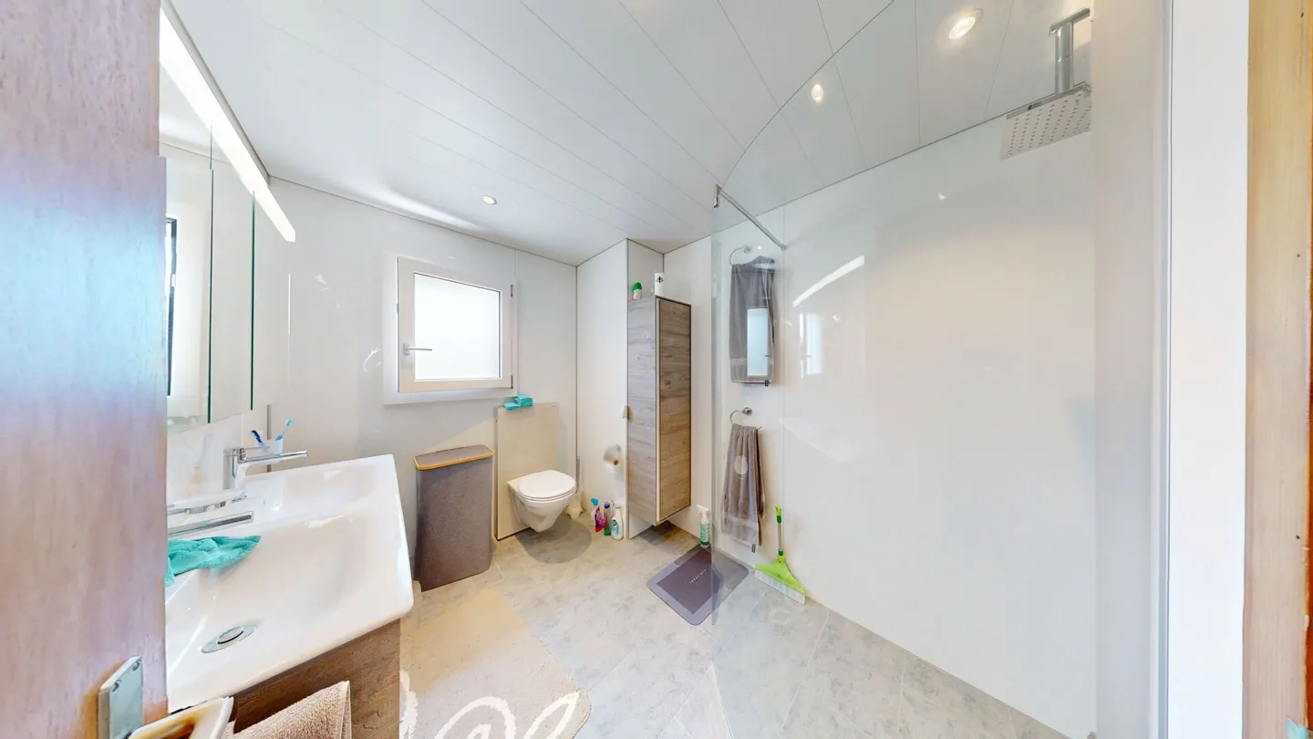 Charming 4.5 Room Single-Family House with Lovingly Designed Garden - Photo 9 of 19