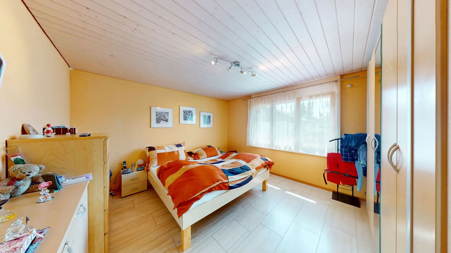 Charming 4.5 Room Single-Family House with Lovingly Designed Garden - Photo 10 of 19