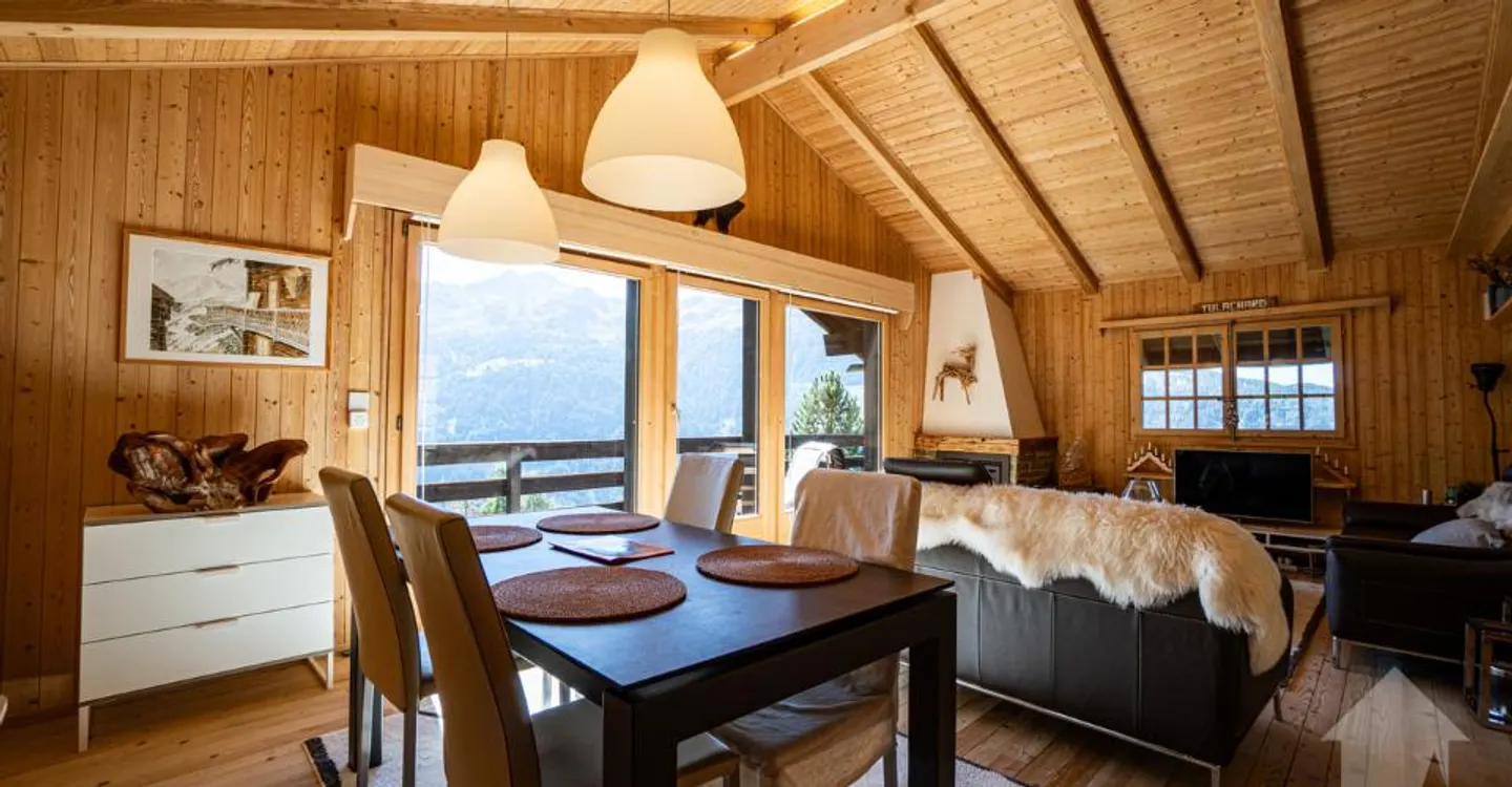Charming chalet surrounded by nature with stunning views - Photo 6 of 12