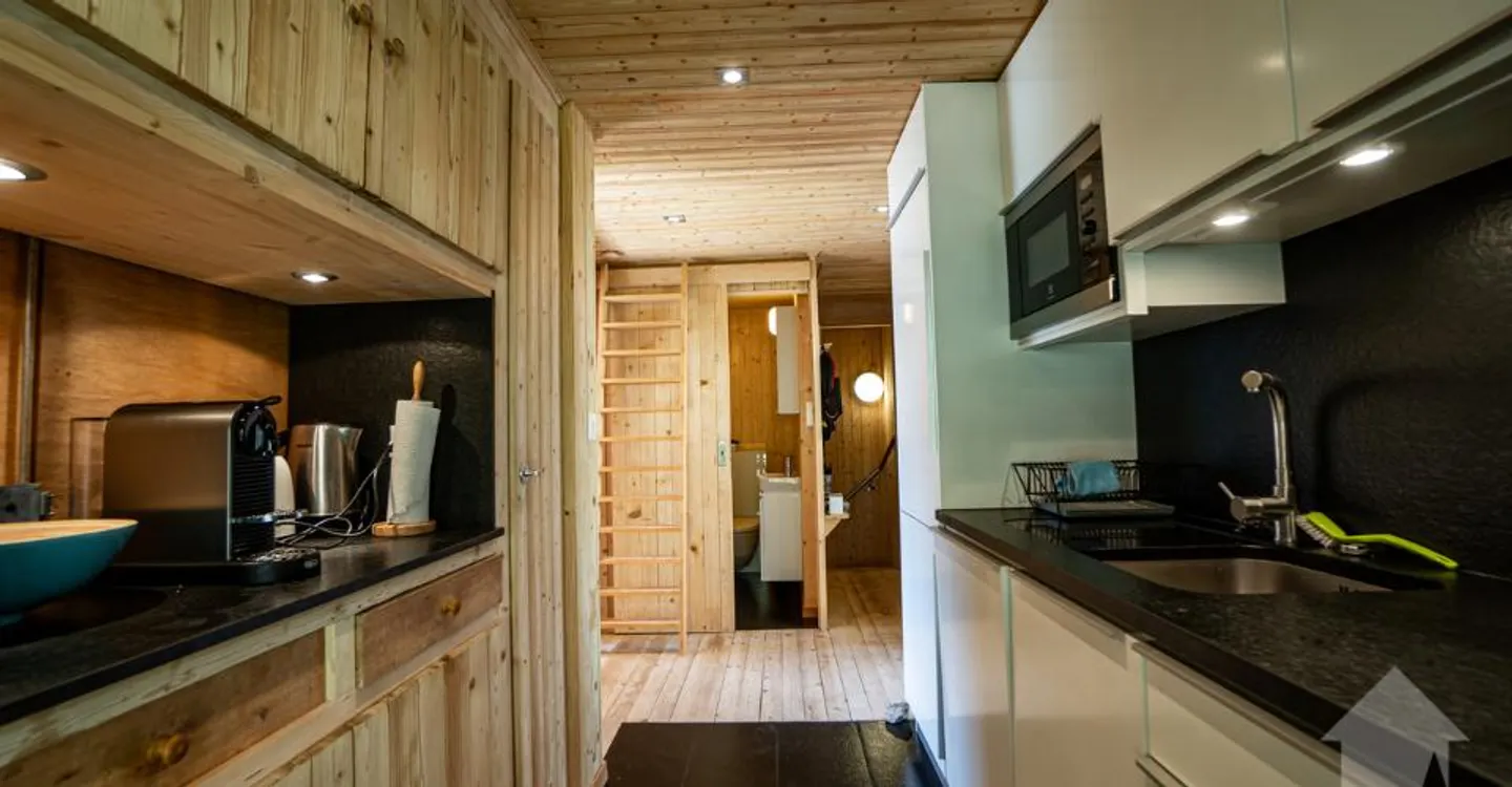 Charming chalet surrounded by nature with stunning views - Photo 8 of 12