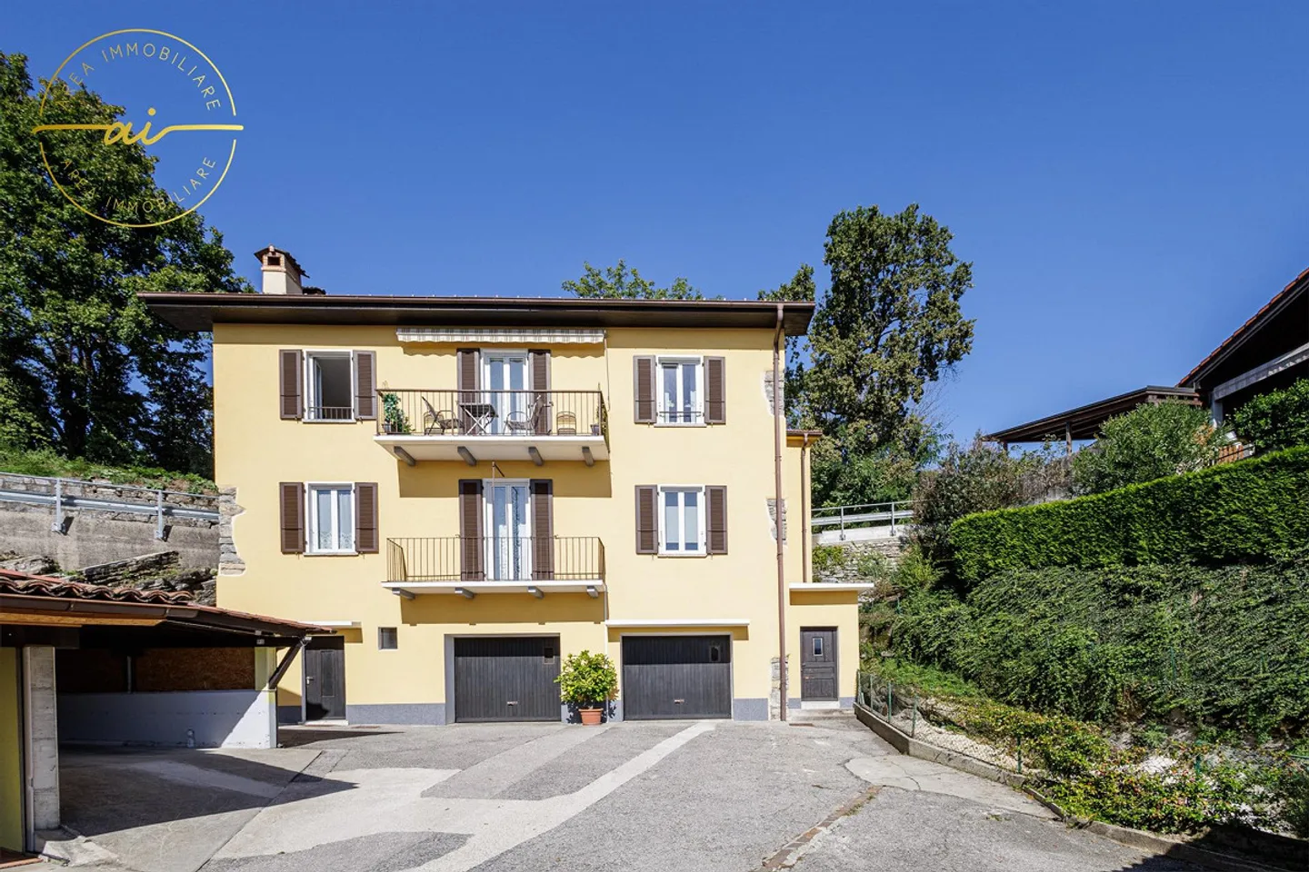 GERÄUMIGES HAUS MIT 6,5 ZIMMERN IN EINEM WOHNGEBIET IN MORBIO INF. - Foto 1 von 13