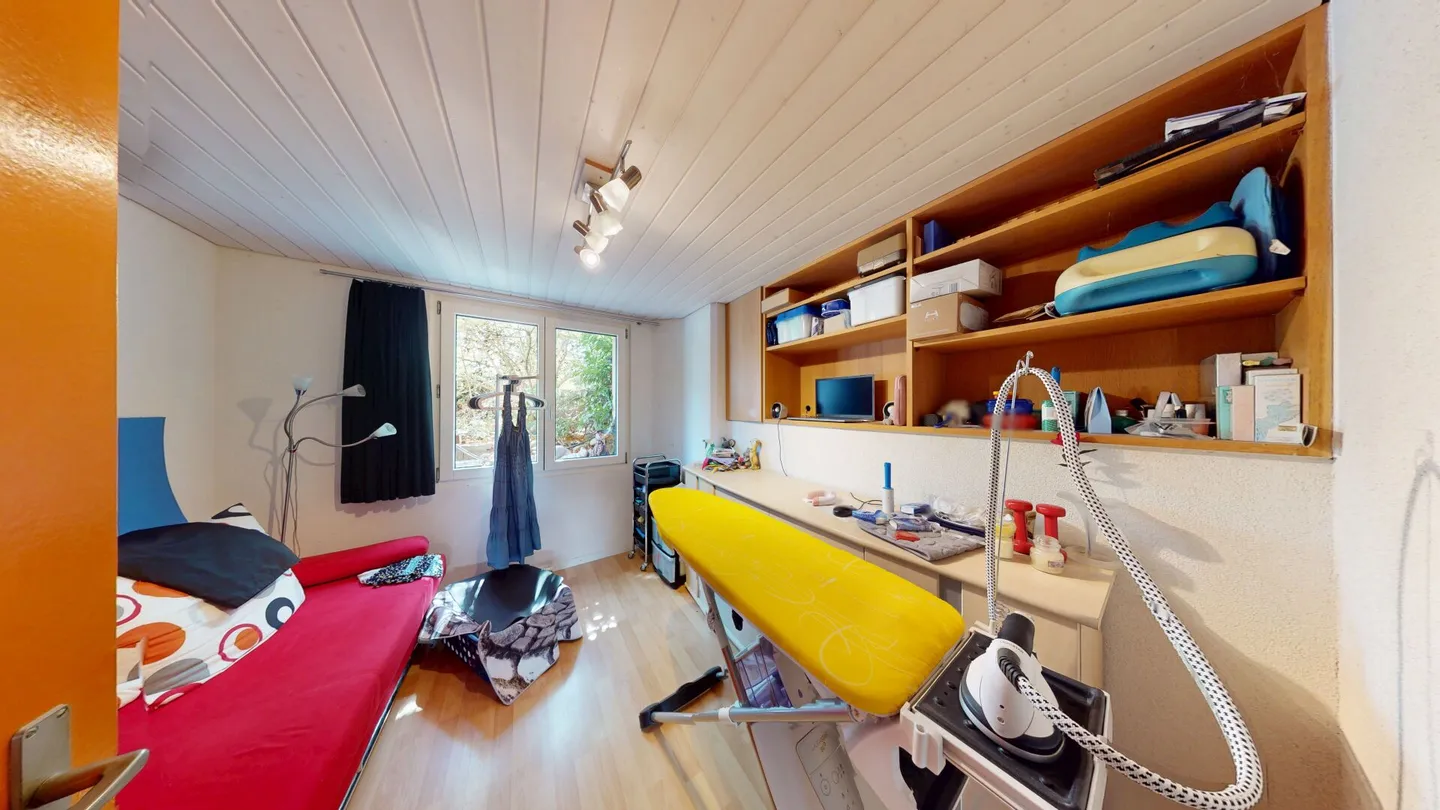 Charming 4.5 Room Single-Family House with Lovingly Designed Garden - Photo 16 of 19