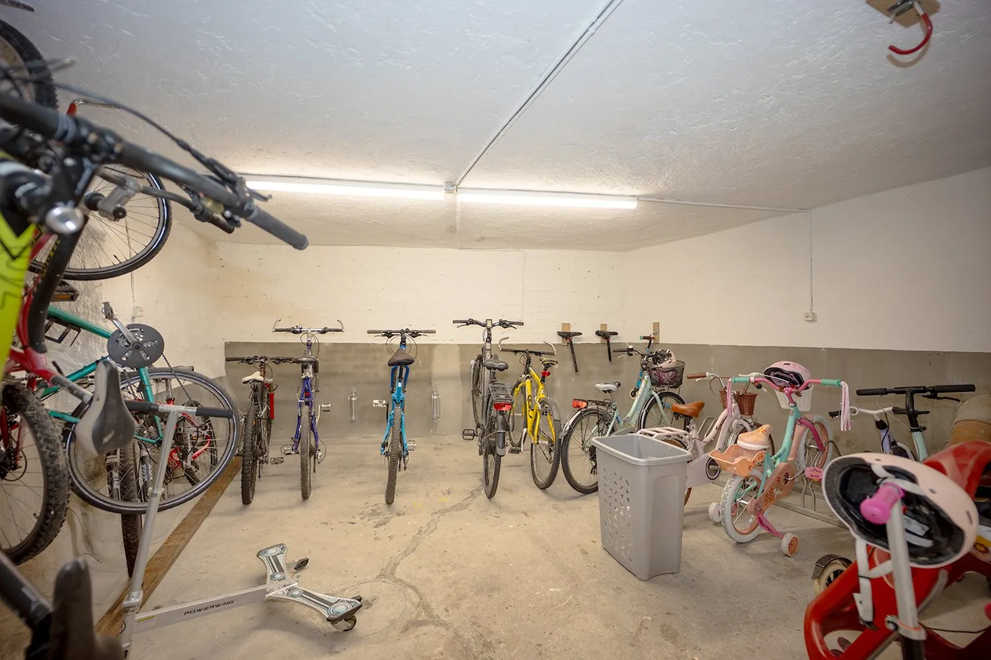 Solid investment with attractive returns - Photo 11 of 12