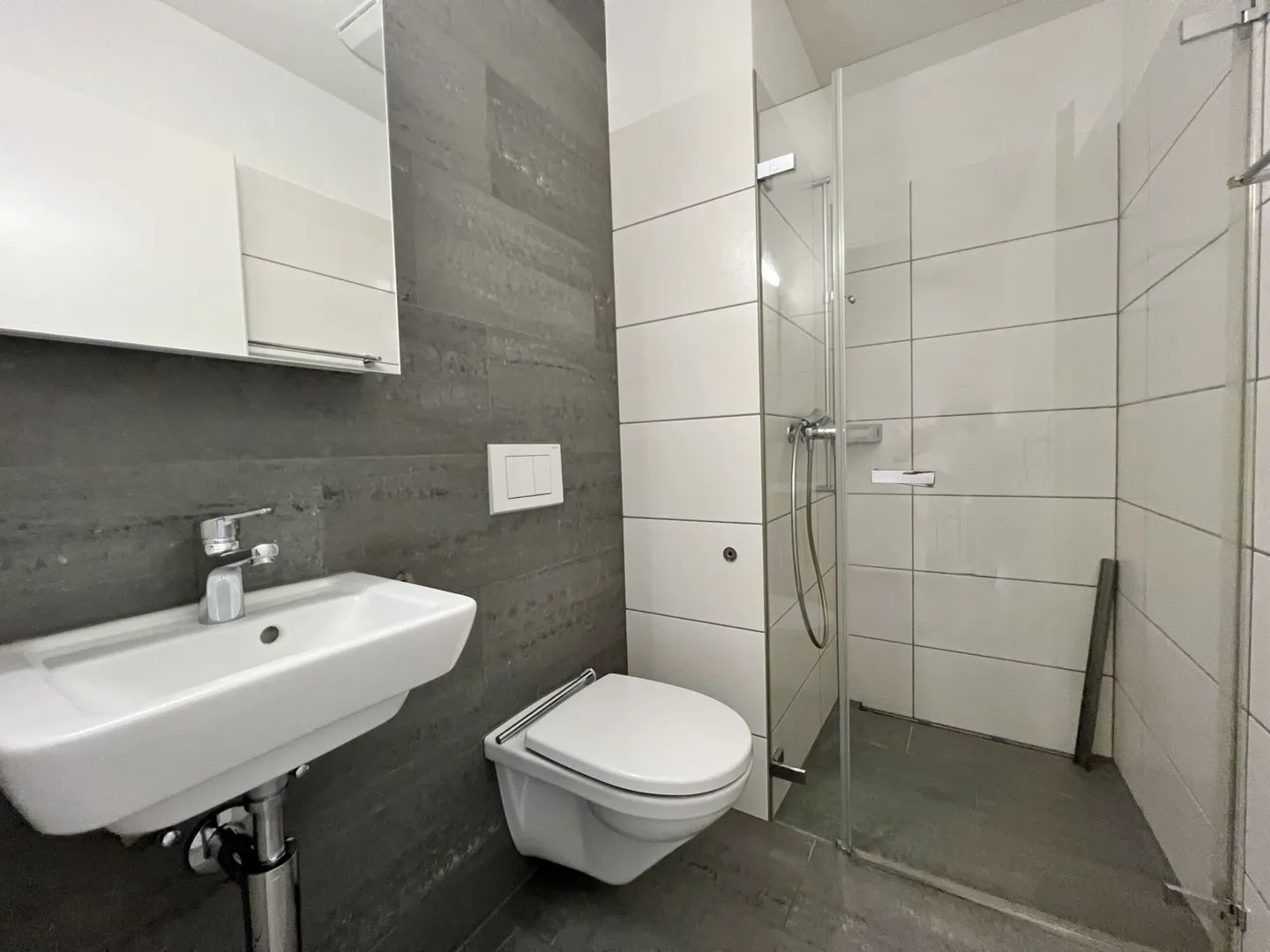 Attractive Garden Apartment in a Modern Multi-Family House - Photo 13 of 14