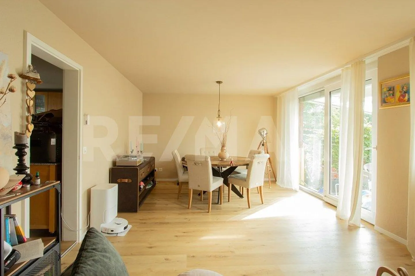 4 ½-Room Row Middle House - Photo 2 of 13