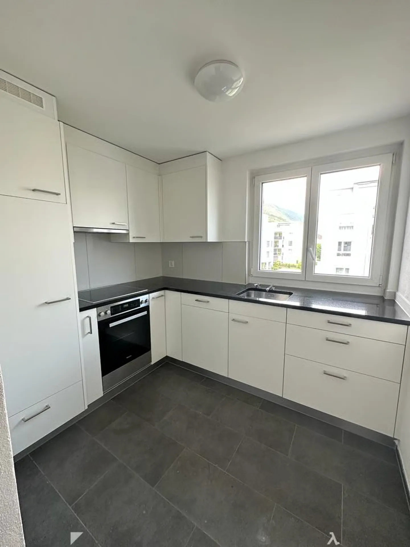 3-room apartment in Biel-Bözingen - Photo 2 of 8