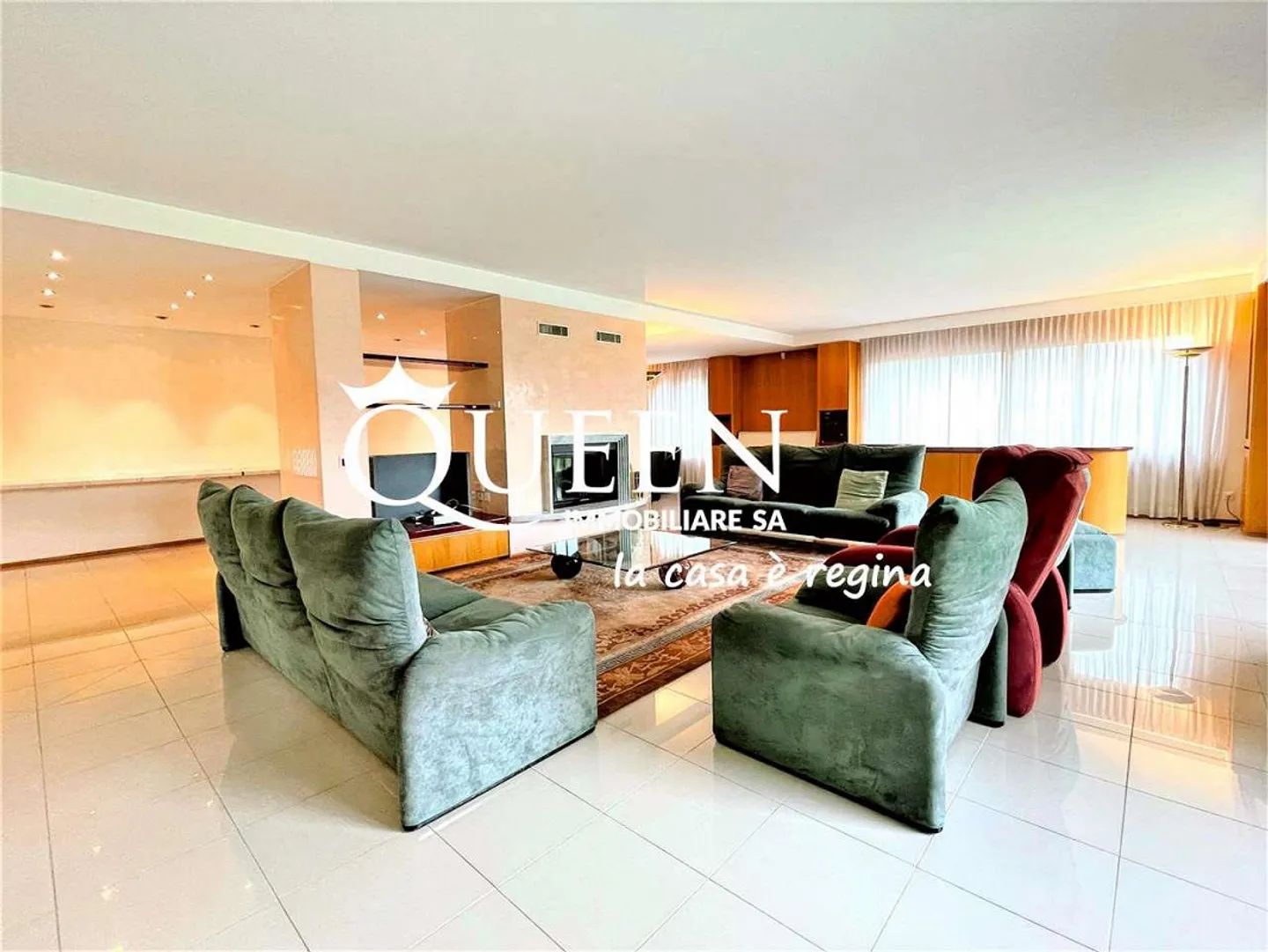 Vacallo : villa, 9,5 pièces, 625 m², grand jardin, ascenseur aux étages - Photo 3 sur 13