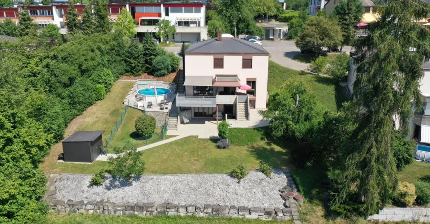 Geräumige vollständig renovierte Einzelvilla - Foto 2 von 13