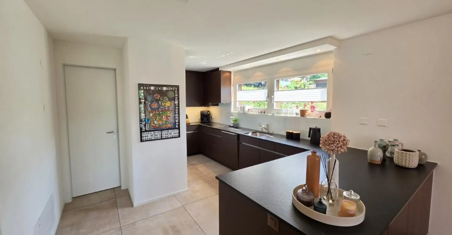 Geräumige vollständig renovierte Einzelvilla - Foto 5 von 13