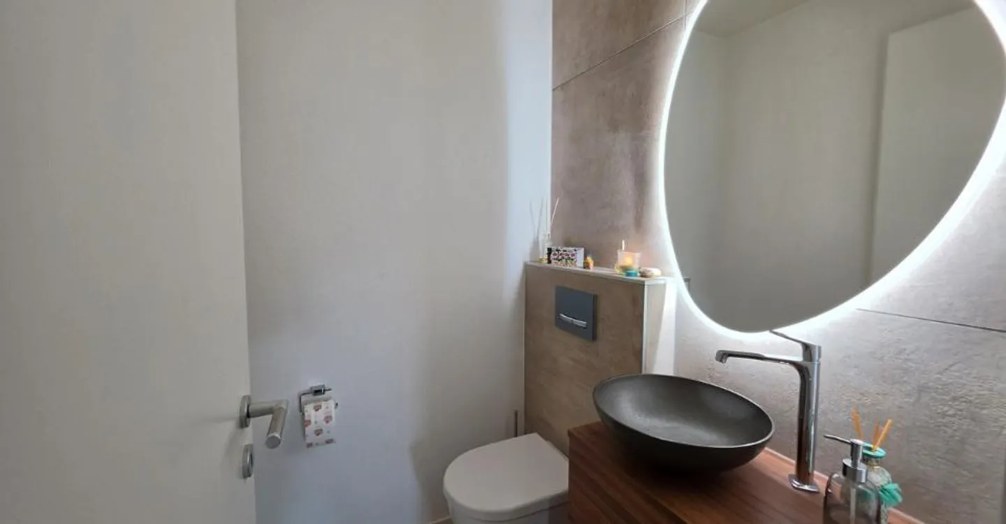 Geräumige vollständig renovierte Einzelvilla - Foto 6 von 13
