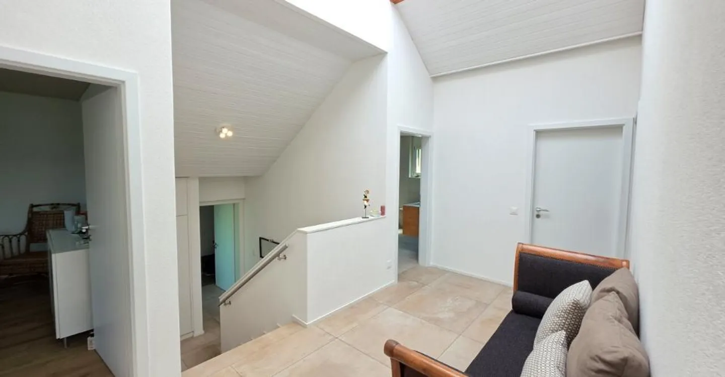 Geräumige vollständig renovierte Einzelvilla - Foto 9 von 13