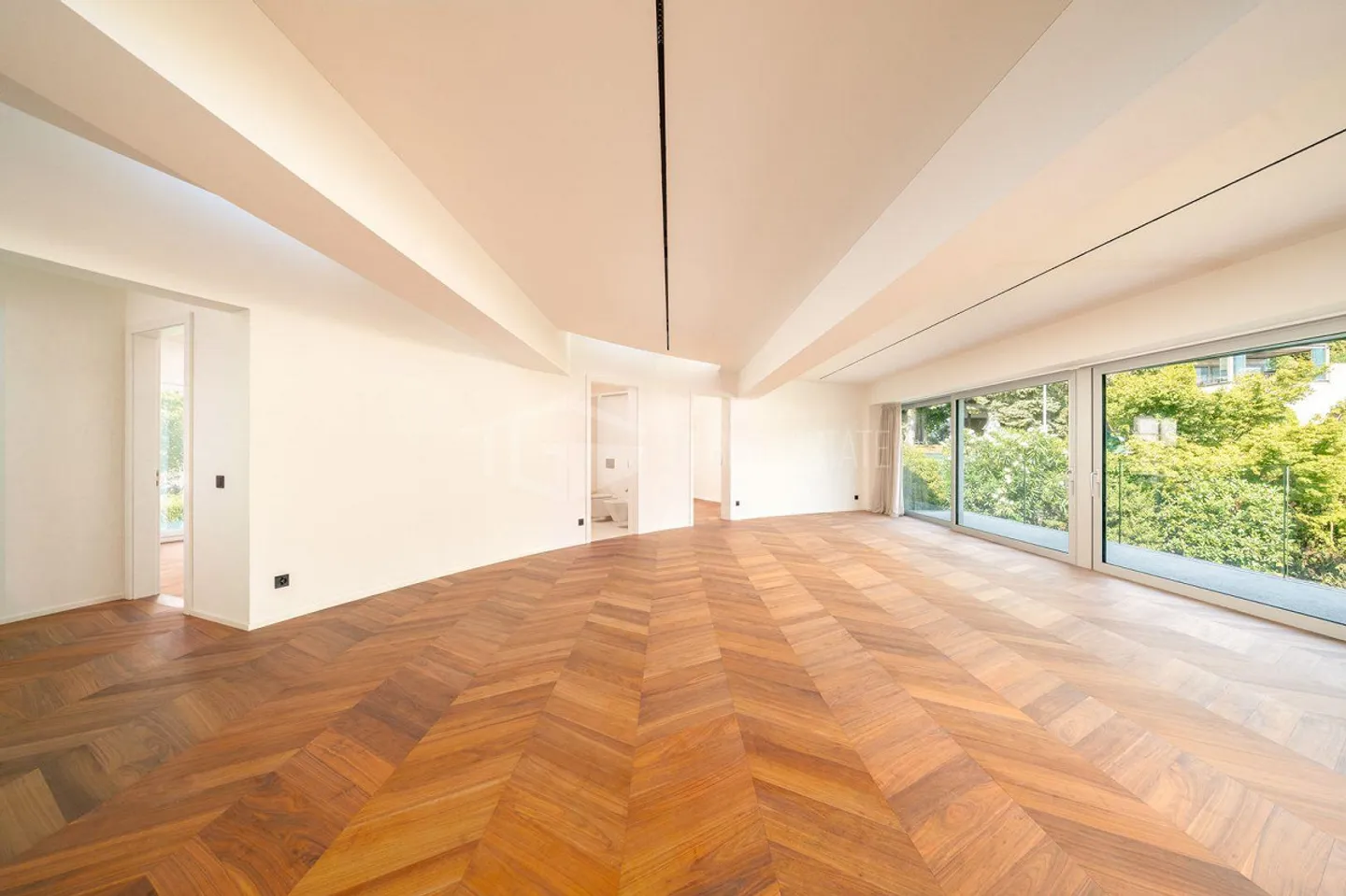 BRAND NEW APARTMENT IN A QUIET AREA - Photo 3 of 14