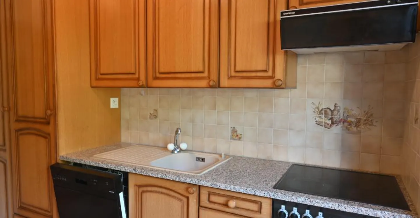 3-room apartment of approximately 71 m2, sold unfurnished, with two balconies totaling approximately 15 m2 - Photo 5 of 17