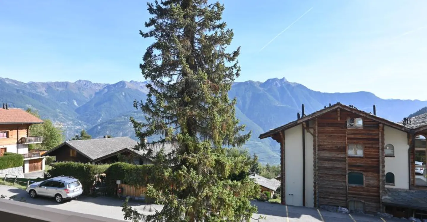 3-room apartment of approximately 71 m2, sold unfurnished, with two balconies totaling approximately 15 m2 - Photo 6 of 17