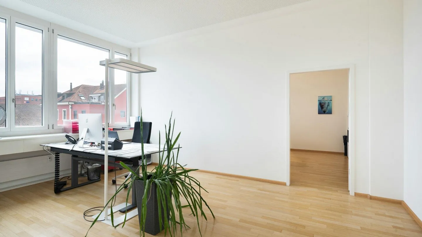 Spazio ufficio in edificio commerciale moderno - Foto 7 di 7