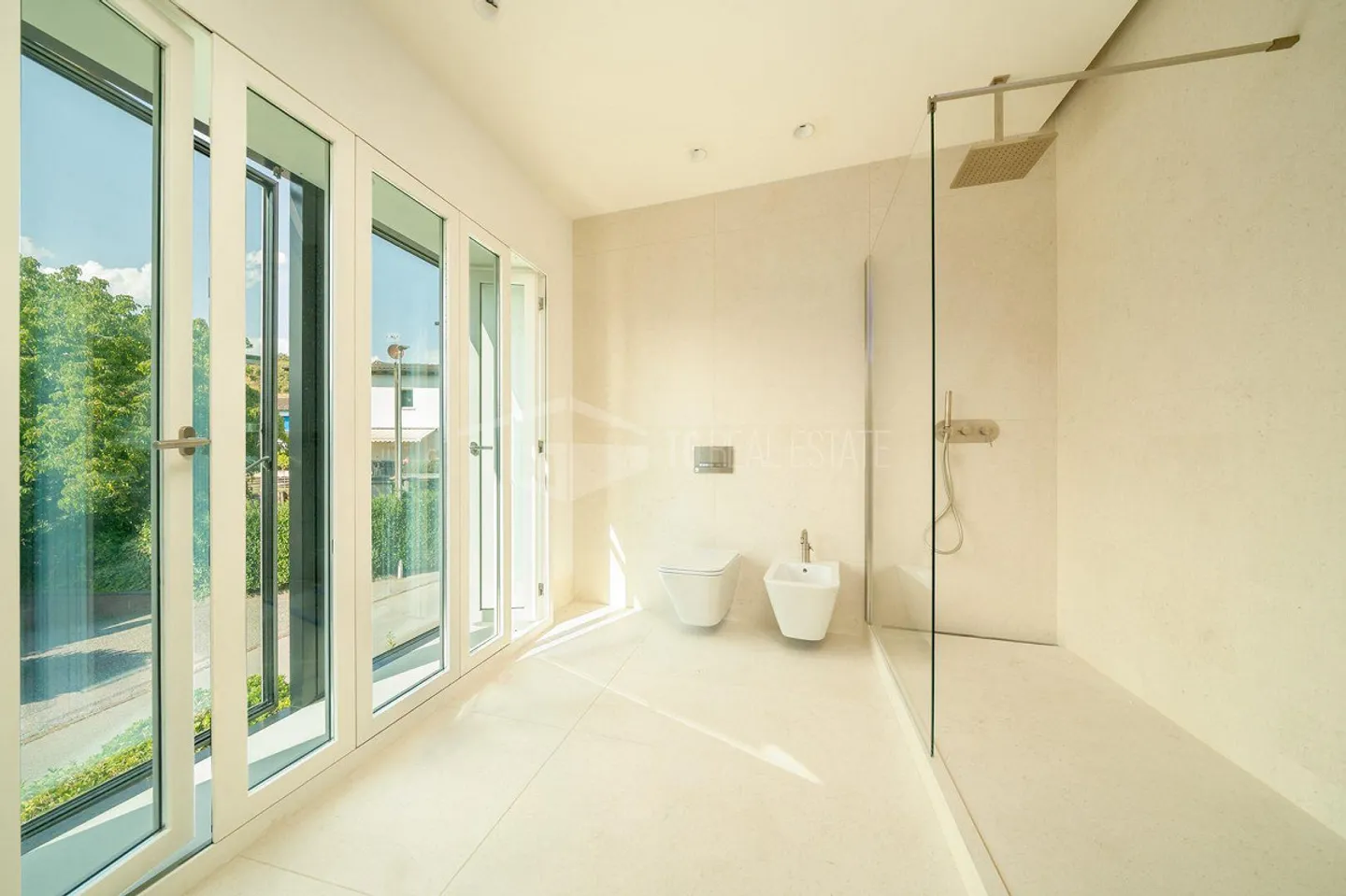 BRAND NEW APARTMENT IN A QUIET AREA - Photo 9 of 14