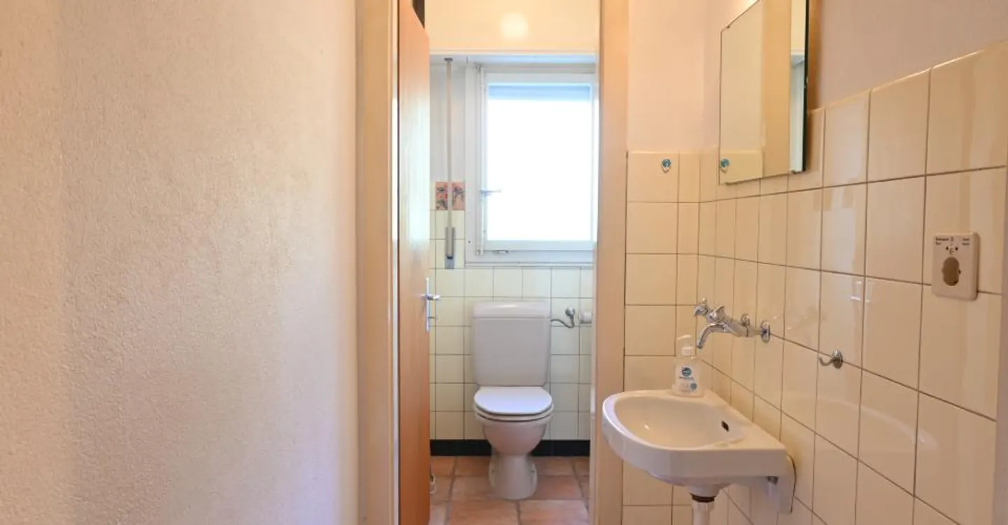 3-room apartment of approximately 71 m2, sold unfurnished, with two balconies totaling approximately 15 m2 - Photo 15 of 17