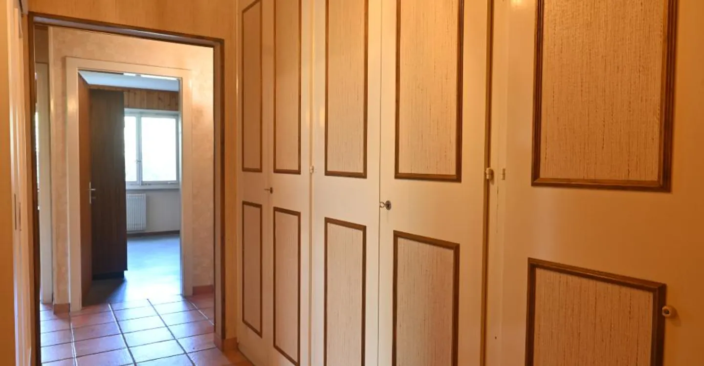 3-room apartment of approximately 71 m2, sold unfurnished, with two balconies totaling approximately 15 m2 - Photo 11 of 17