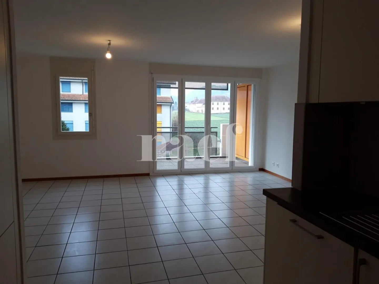 3.5 Room Apartment - Photo 2 of 9