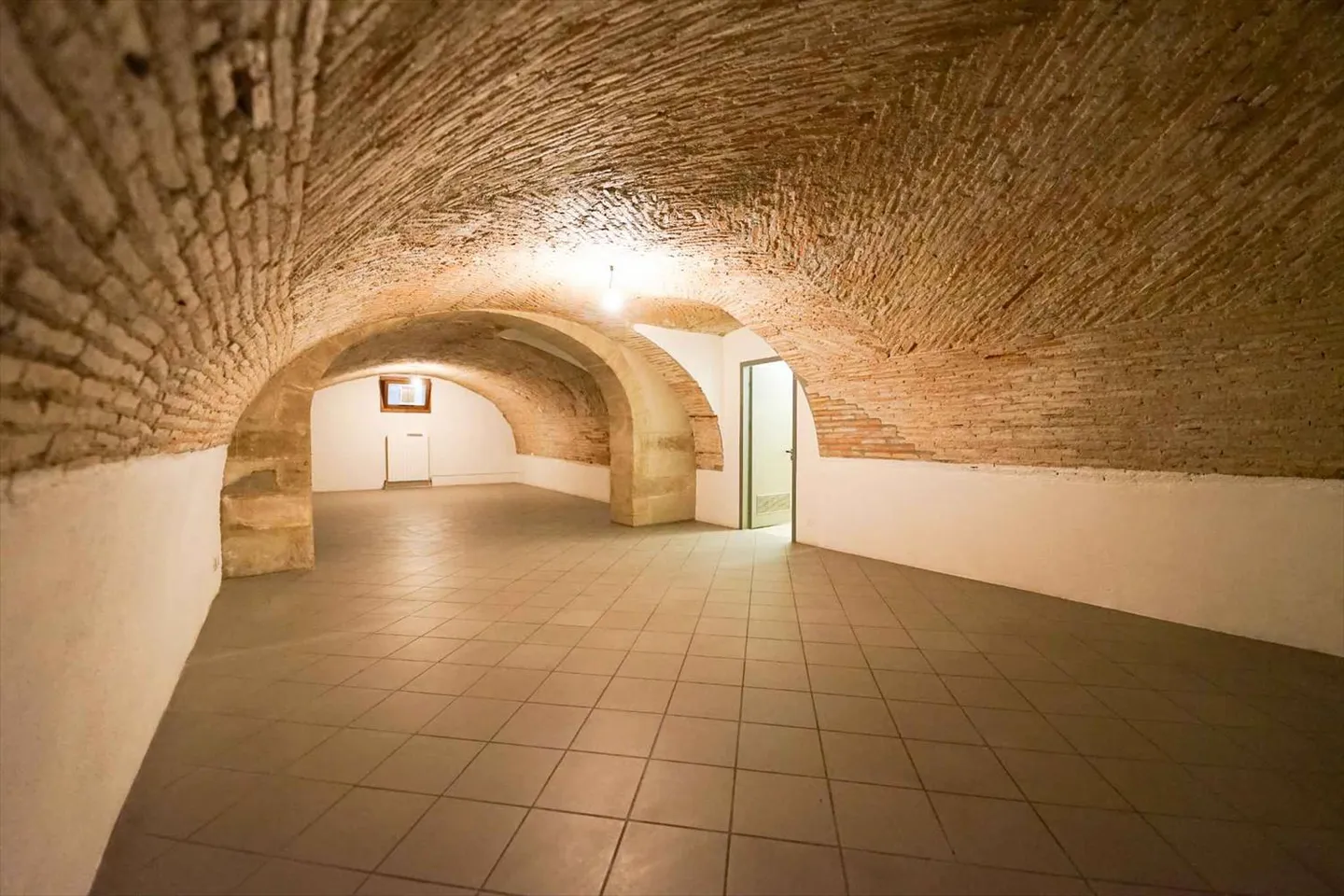 Arcade - Photo 4 of 6