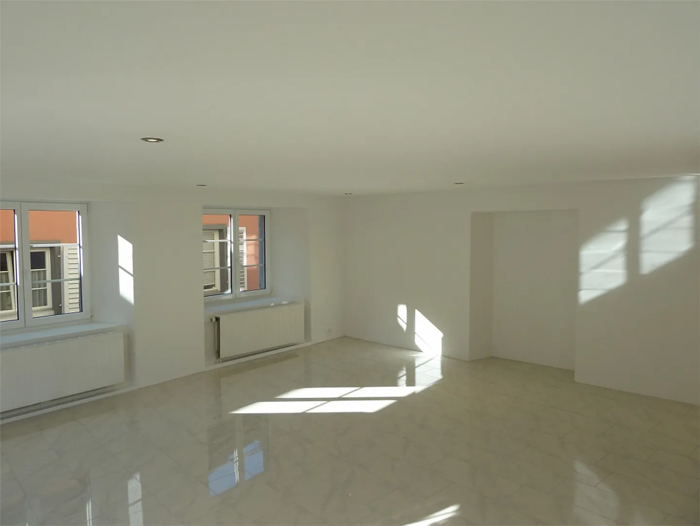 Grand et lumineux appartement de la vieille ville - Photo 1 sur 10