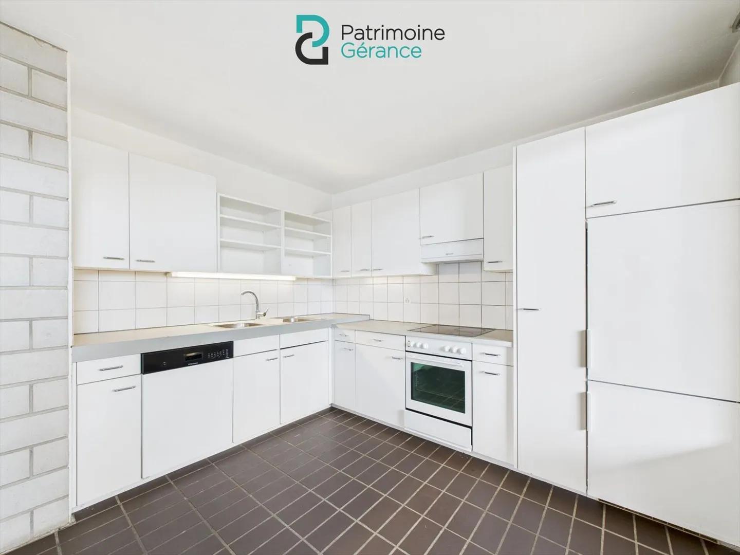 Four-room apartment with balcony - Photo 3 of 11