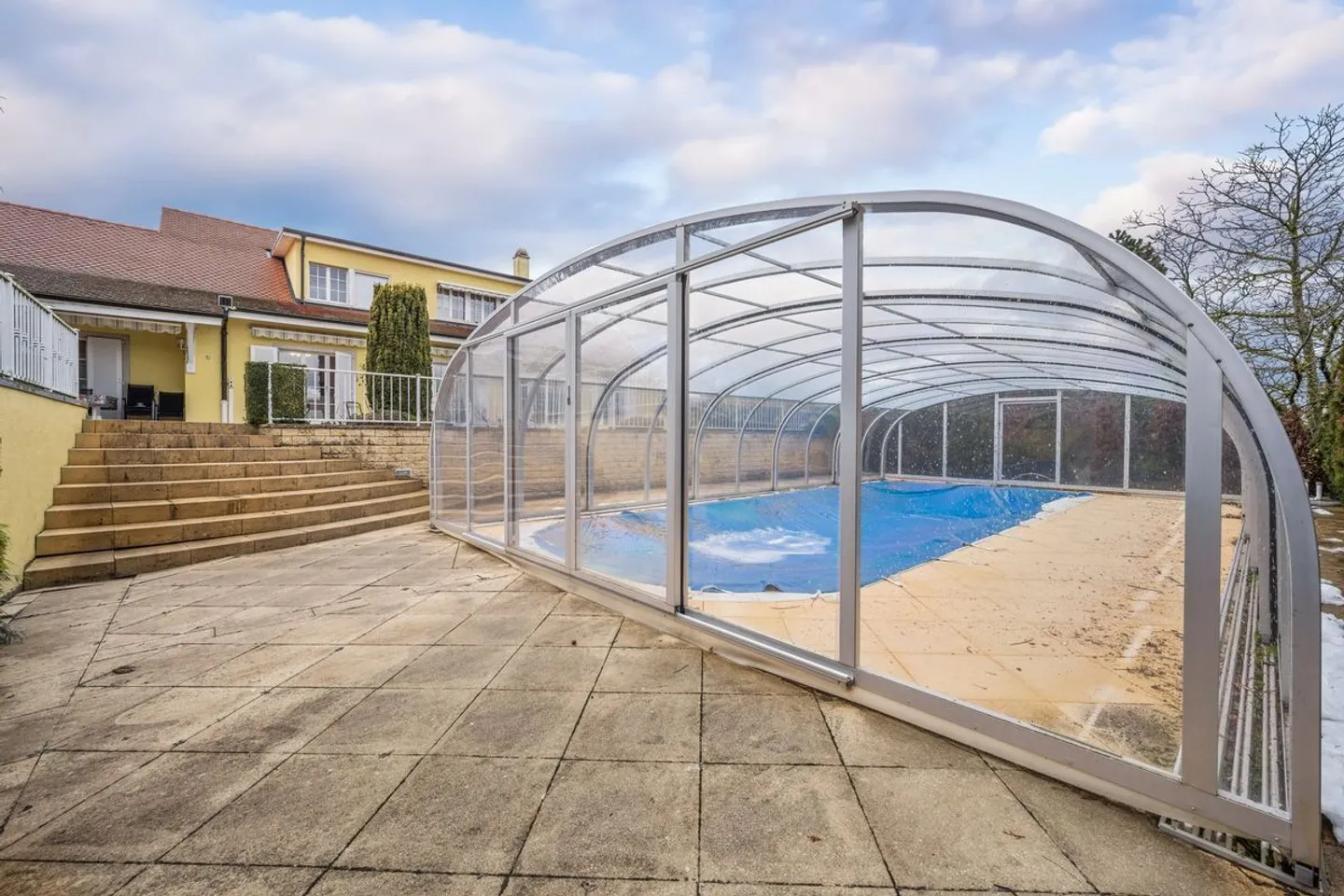 ZUM ÜBERNEHMEN - 20 MINUTEN FLUGHAFEN - PRÄCHTIGES FAMILIENHAUS - Foto 6 von 13