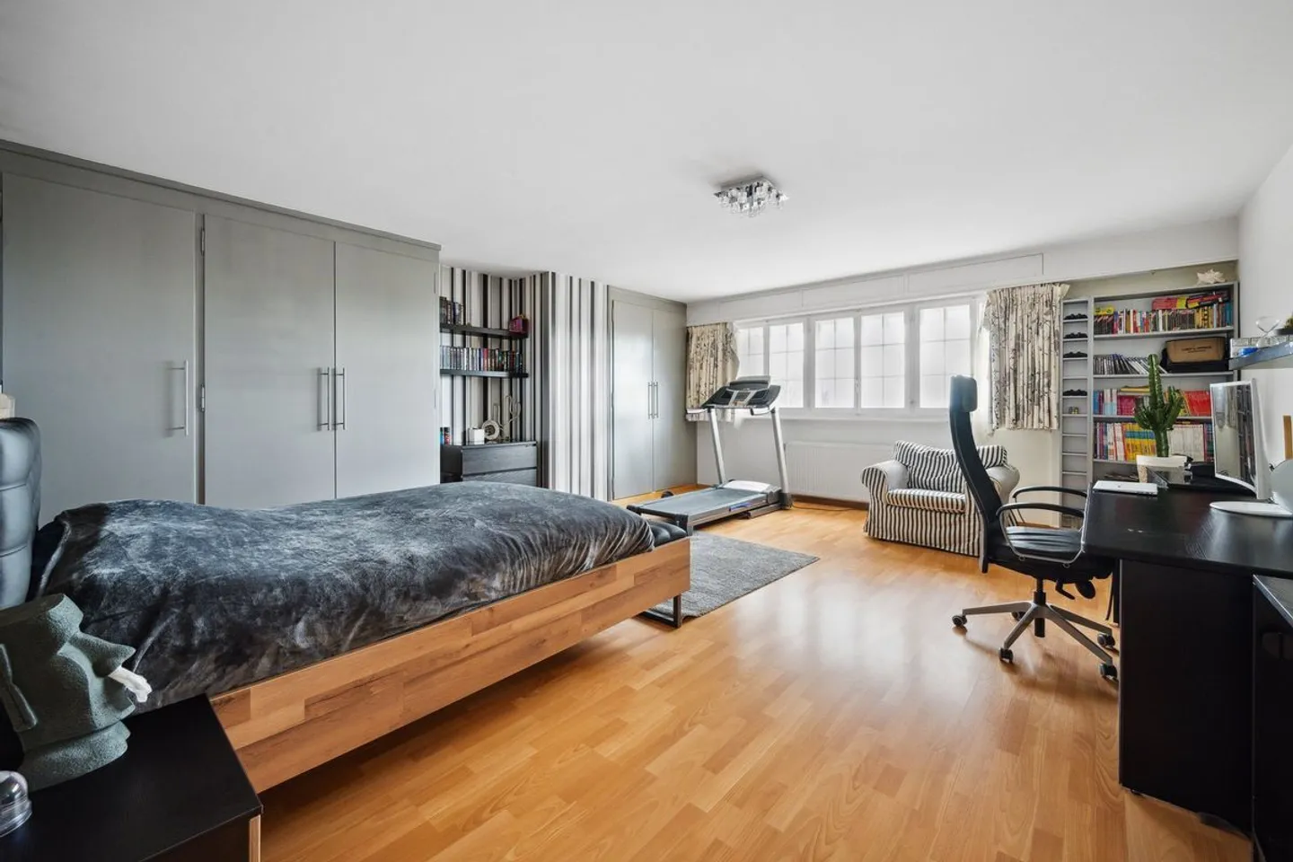 ZUM ÜBERNEHMEN - 20 MINUTEN FLUGHAFEN - PRÄCHTIGES FAMILIENHAUS - Foto 11 von 13