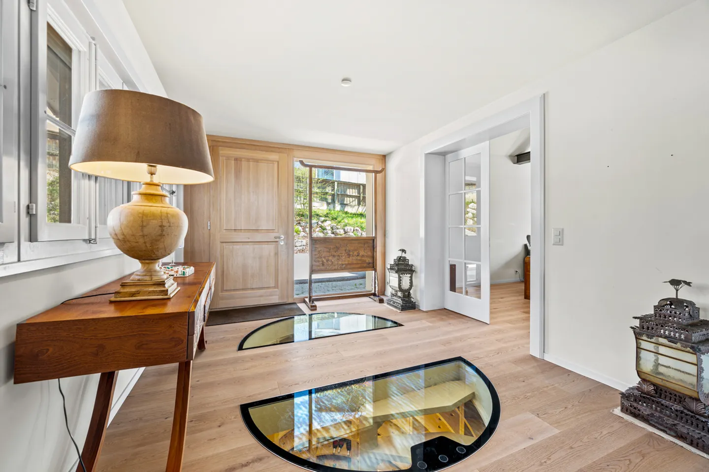 Stunning renovated property with panoramic views in Lutry - Photo 3 of 23