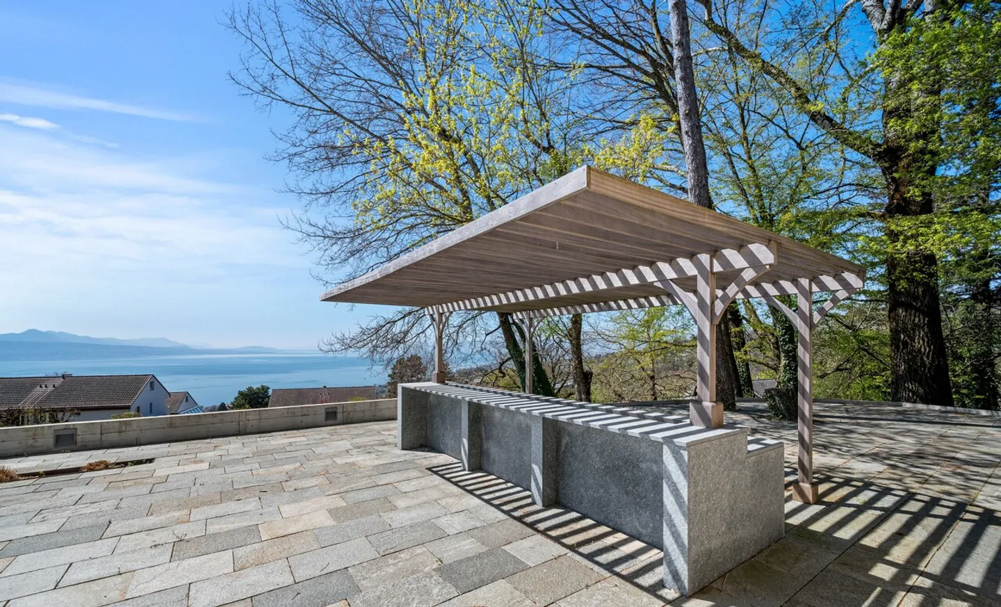 Stunning renovated property with panoramic views in Lutry - Photo 8 of 23