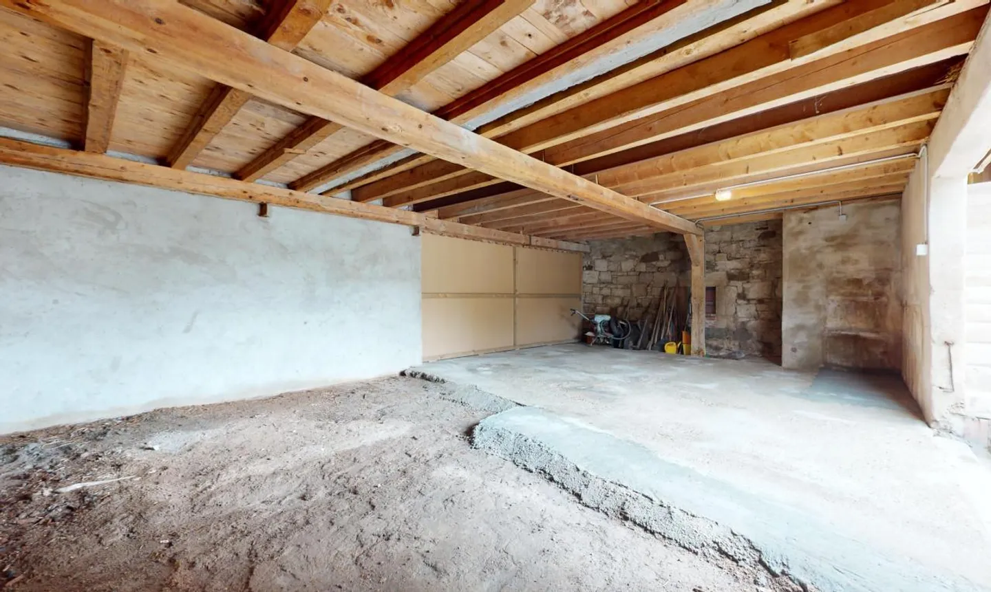 A house to reinvent according to your desires! - Photo 8 of 13