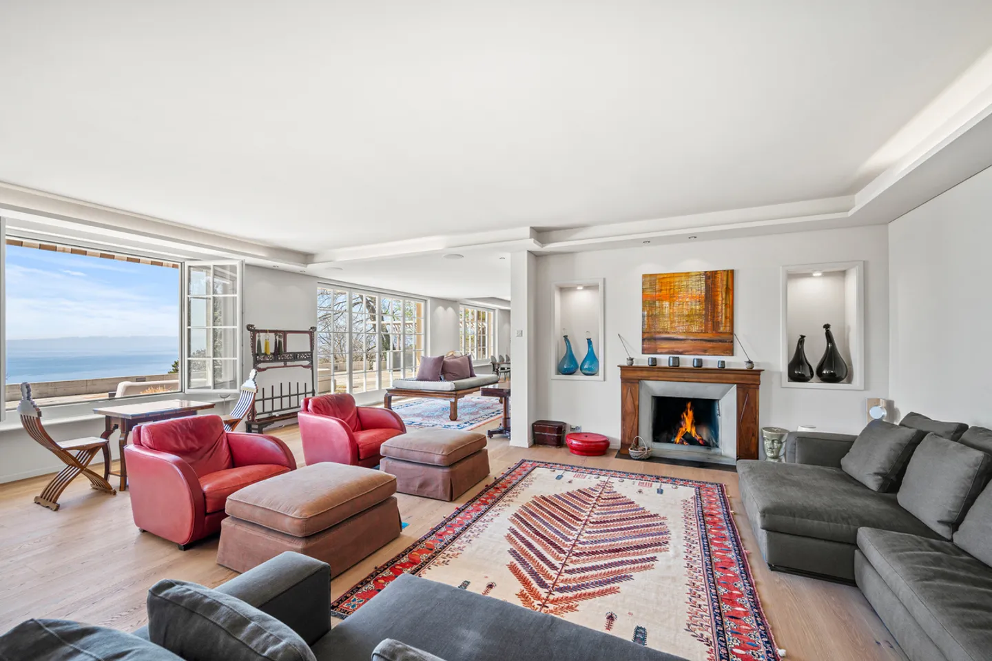 Stunning renovated property with panoramic views in Lutry - Photo 9 of 23