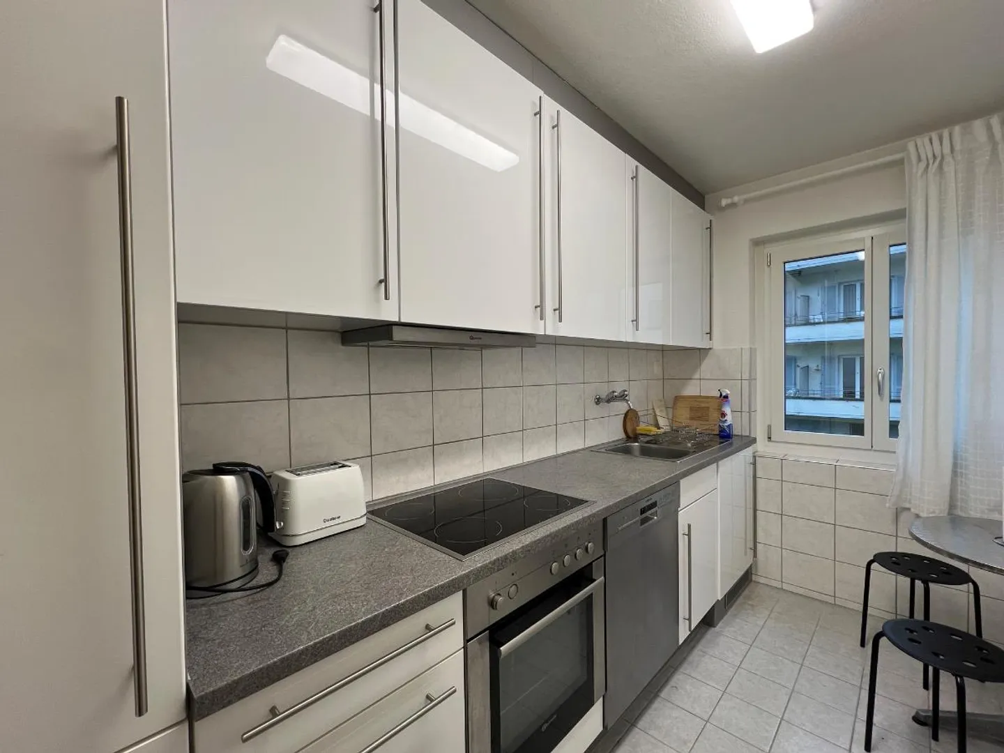 3 Room Furnished Apartment - Photo 4 of 5