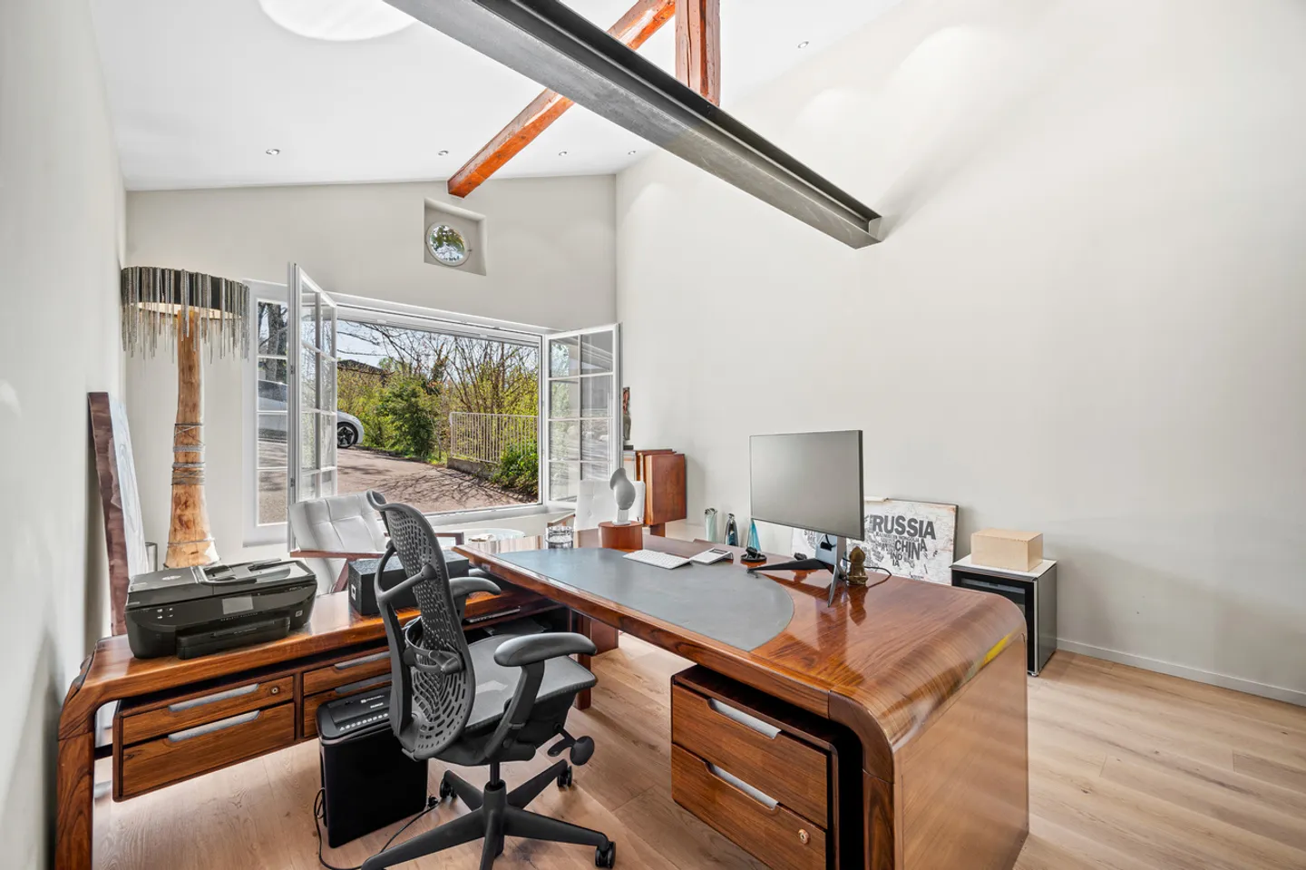 Stunning renovated property with panoramic views in Lutry - Photo 5 of 23