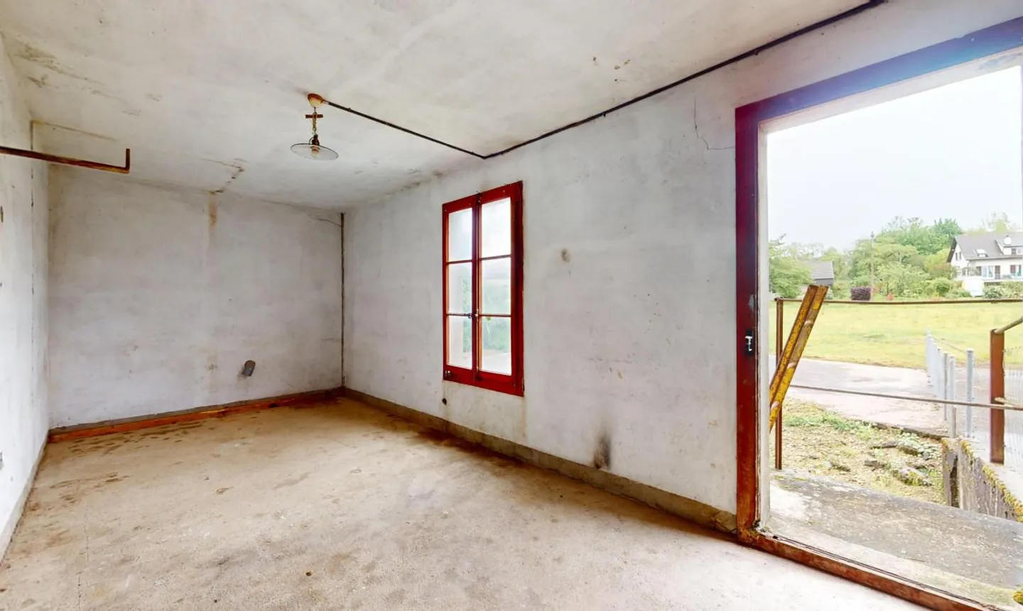 A house to reinvent according to your desires! - Photo 9 of 13