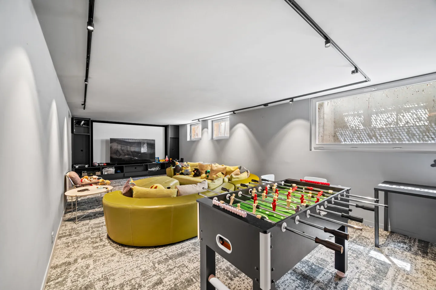 Stunning renovated property with panoramic views in Lutry - Photo 21 of 23