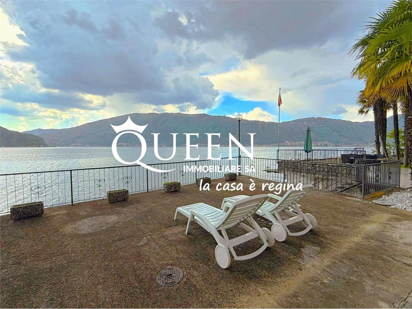 Bissone: villa pieds dans l'eau, 6 locali, 300 mq, terrazze, portico - Foto 11 di 13