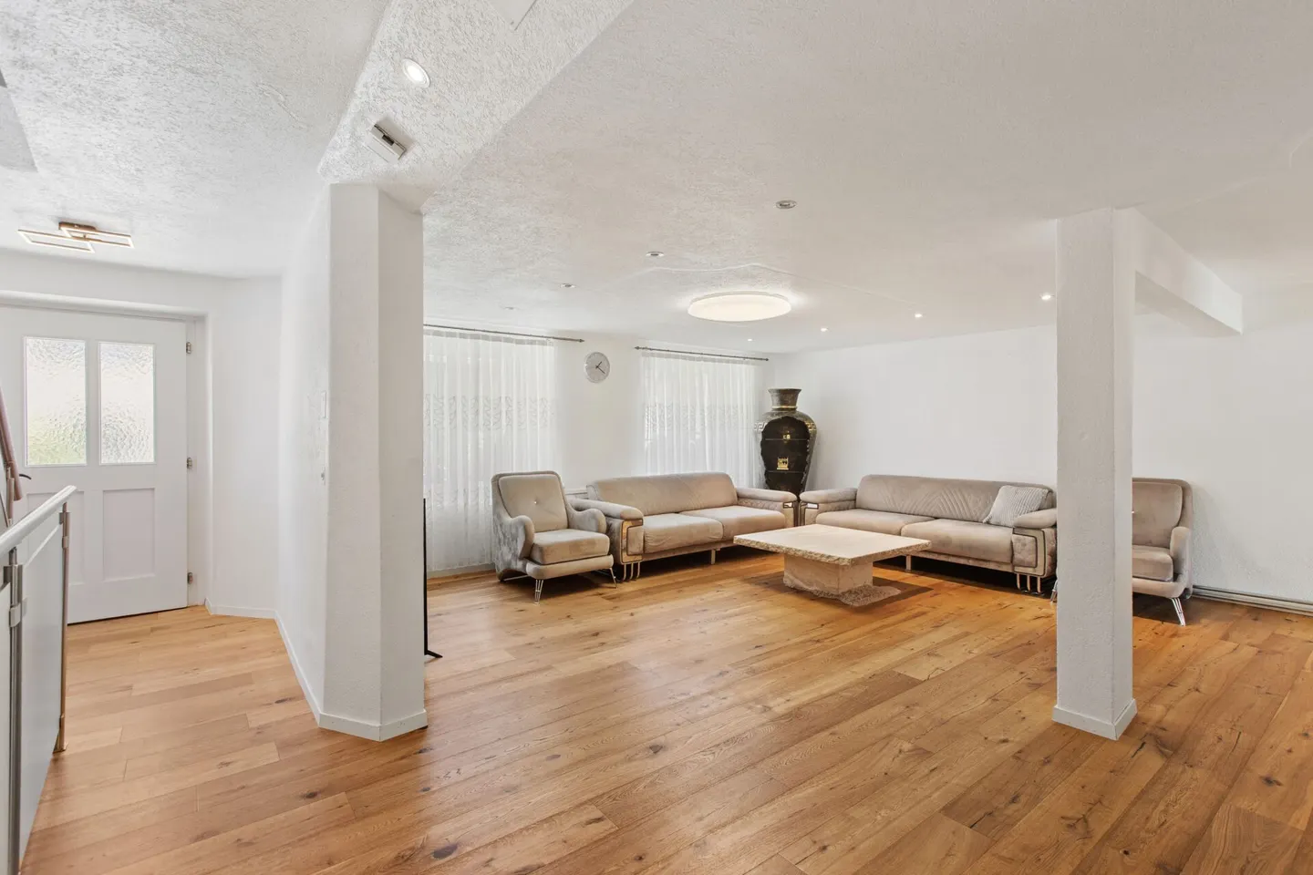 6½-Room Single-Family House with Spacious Attic - Photo 3 of 26