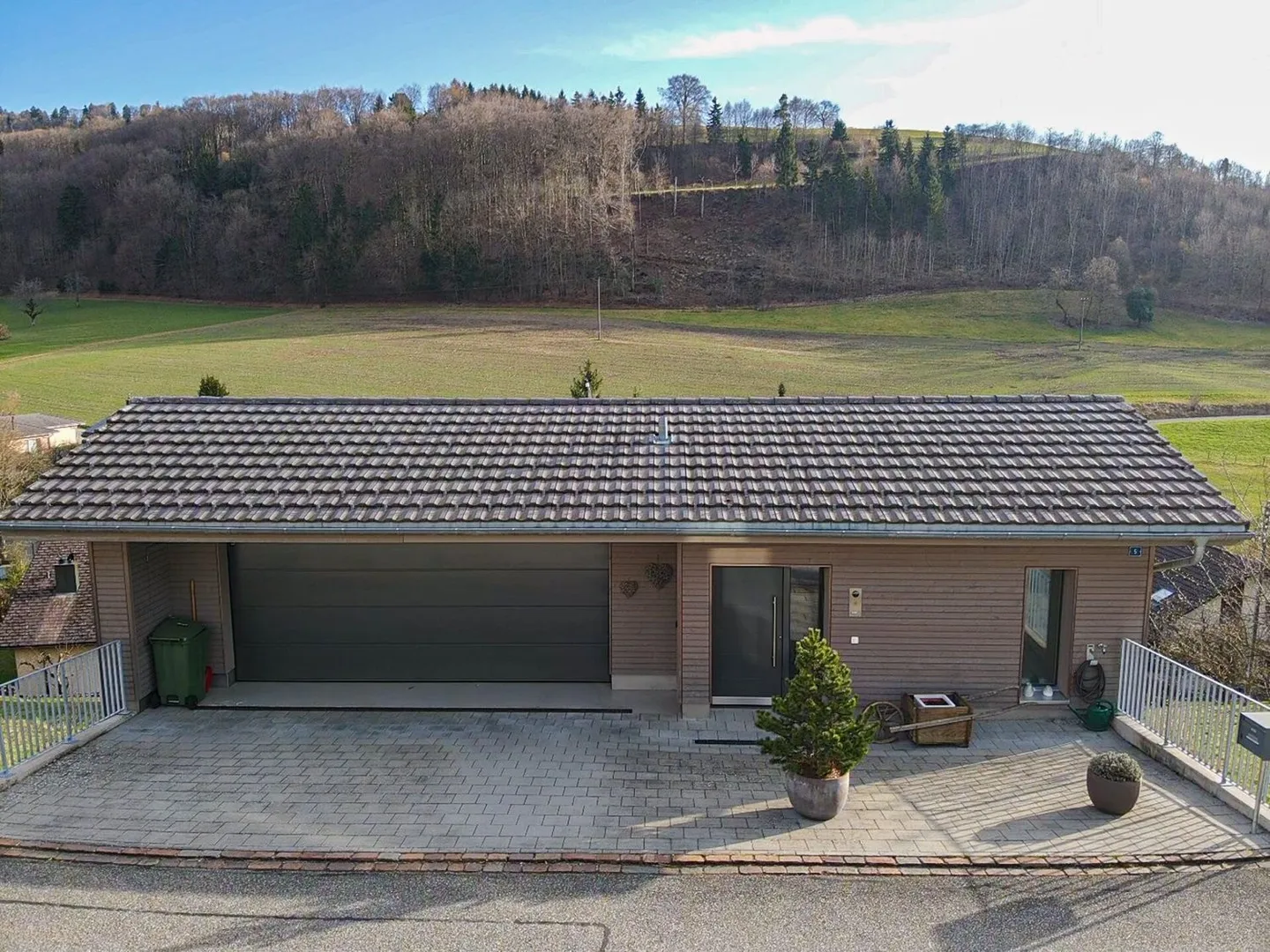 Modernes Zuhause mit traumhafter Aussicht - Foto 1 von 13