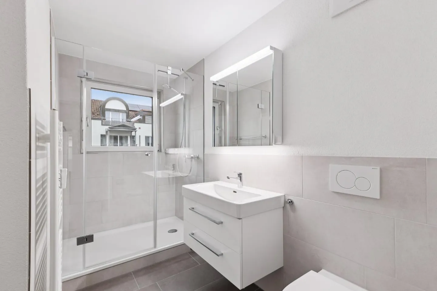 First rental after renovation - Spring promotion 1 month free living - Photo 7 of 10