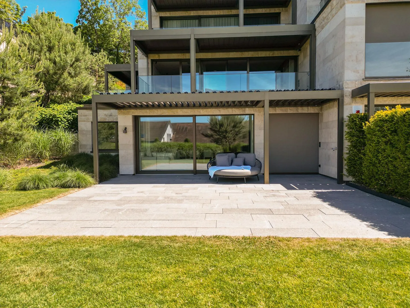 Résidence de jardin exclusive au-dessus du lac de Zurich - Photo 2 sur 8