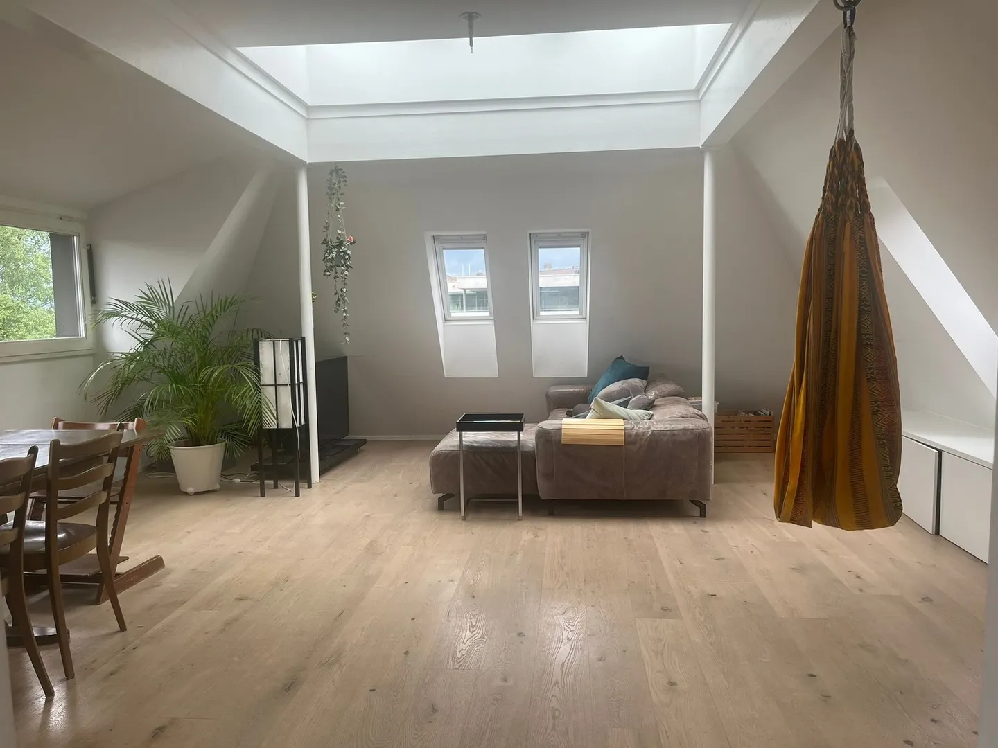 APPARTAMENTO 4 STANZE A BERN - ALTENBERG, ARREDATO, TEMPORANEO - Foto 1 di 10