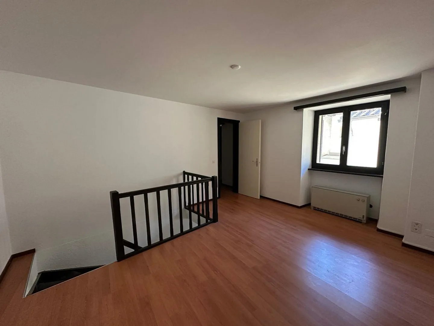 Charming 2.5-room duplex apartment with studio in the village center of Novaggio - Photo 3 of 6