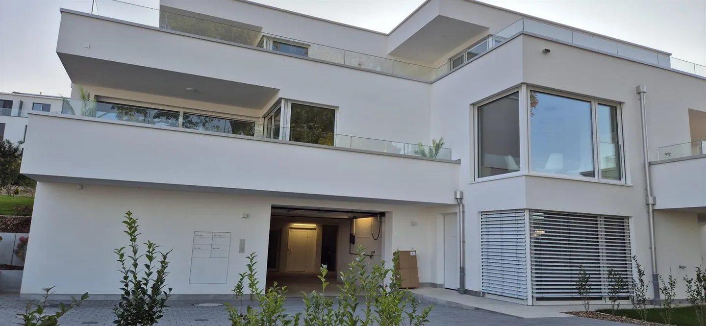 Appartement exclusif de 3,5 pièces avec vue imprenable sur le lac - Photo 2 sur 14