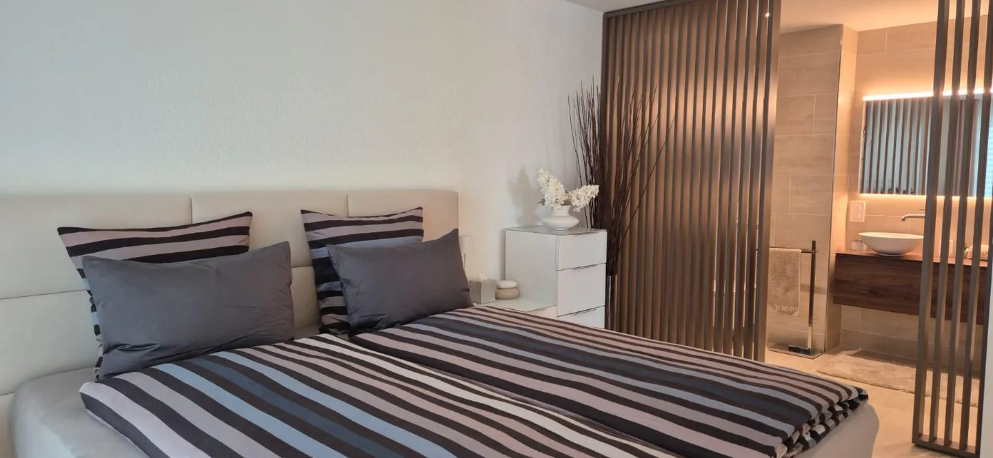 Appartement exclusif de 3,5 pièces avec vue imprenable sur le lac - Photo 8 sur 14