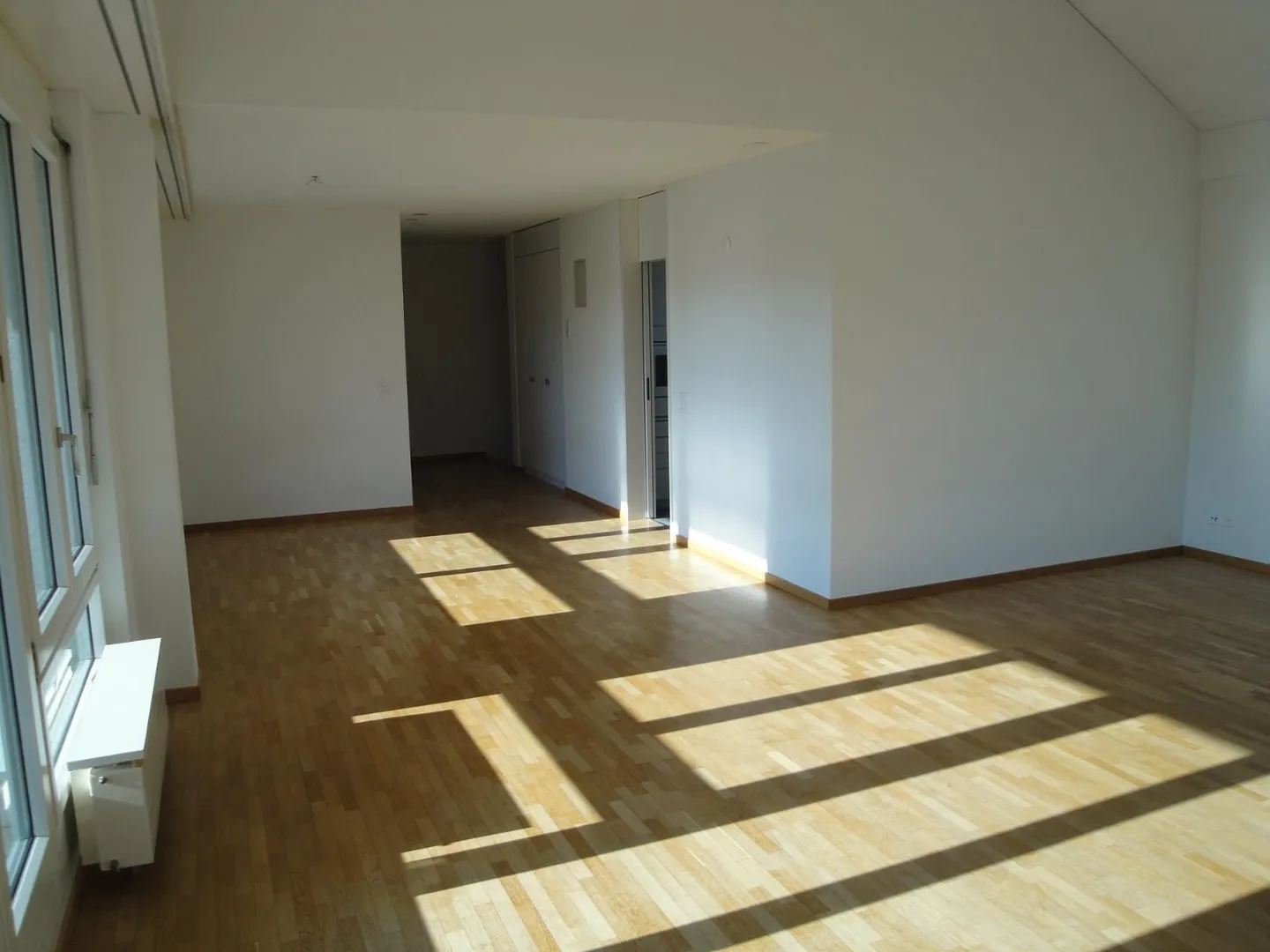 Appartamento luminoso 3.5 locali - Foto 3 di 7