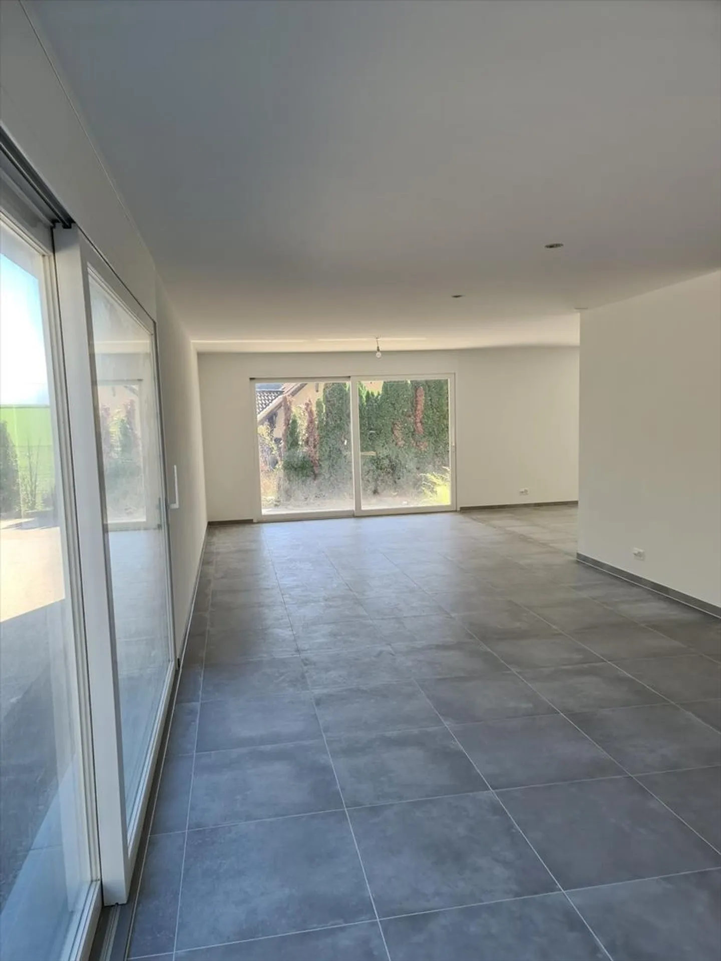 Affittare spazio commerciale 125 m² Rosé - Foto 1 di 5